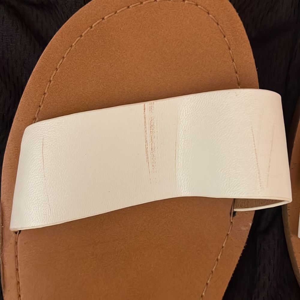 Cute Sandals - Picture 3 of 4